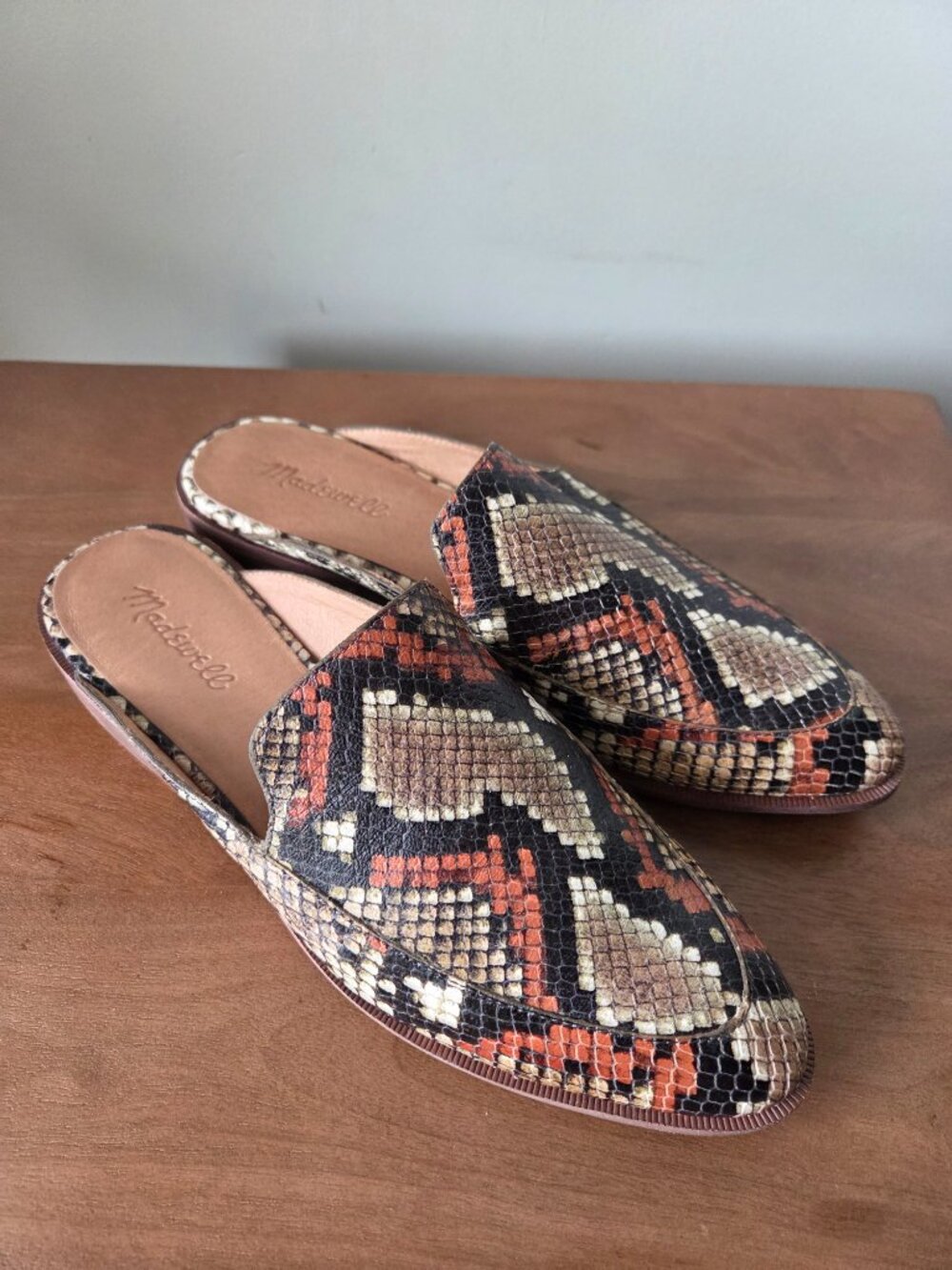 LIKE NEW MADEWELL GENUINE LEATHER SNAKESKIN POINTY MULES SIZE 9